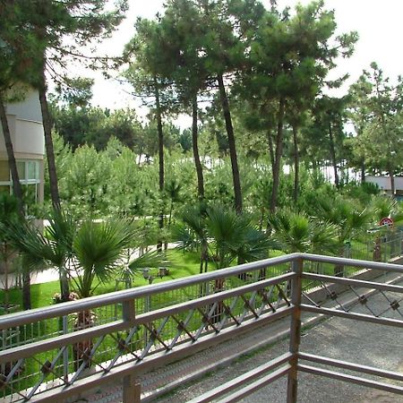 Hotel Dollari Kryemëdhej Екстериор снимка