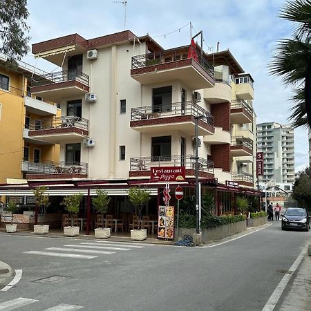 Hotel Dollari Kryemëdhej Екстериор снимка